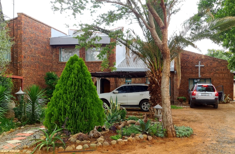  Bedroom Property for Sale in Wolmaransstad North West